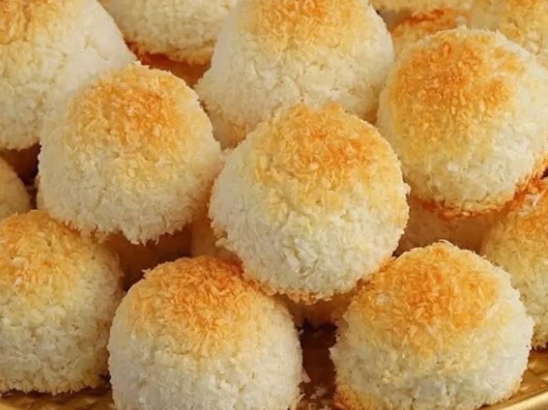 Coconut Macaroons - Egyptian dessert
